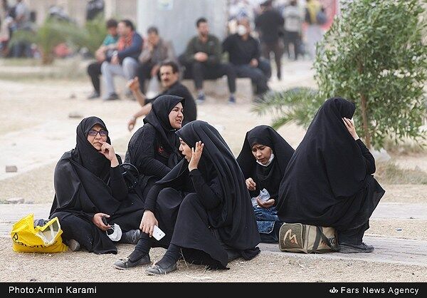 زائران اربعین در مرز مهران