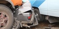 این پژو وسط تصادف کامیون و مینی بوس پودر شد+ عکس