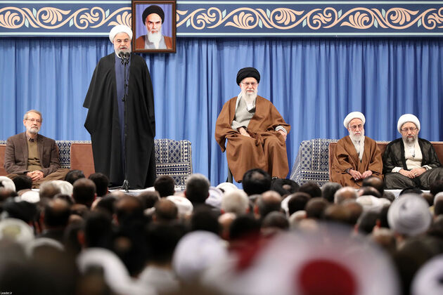 تصاویر دیدار مسئولان نظام، مهمانان کنفرانس وحدت و سفرای کشورهای اسلامی با رهبری