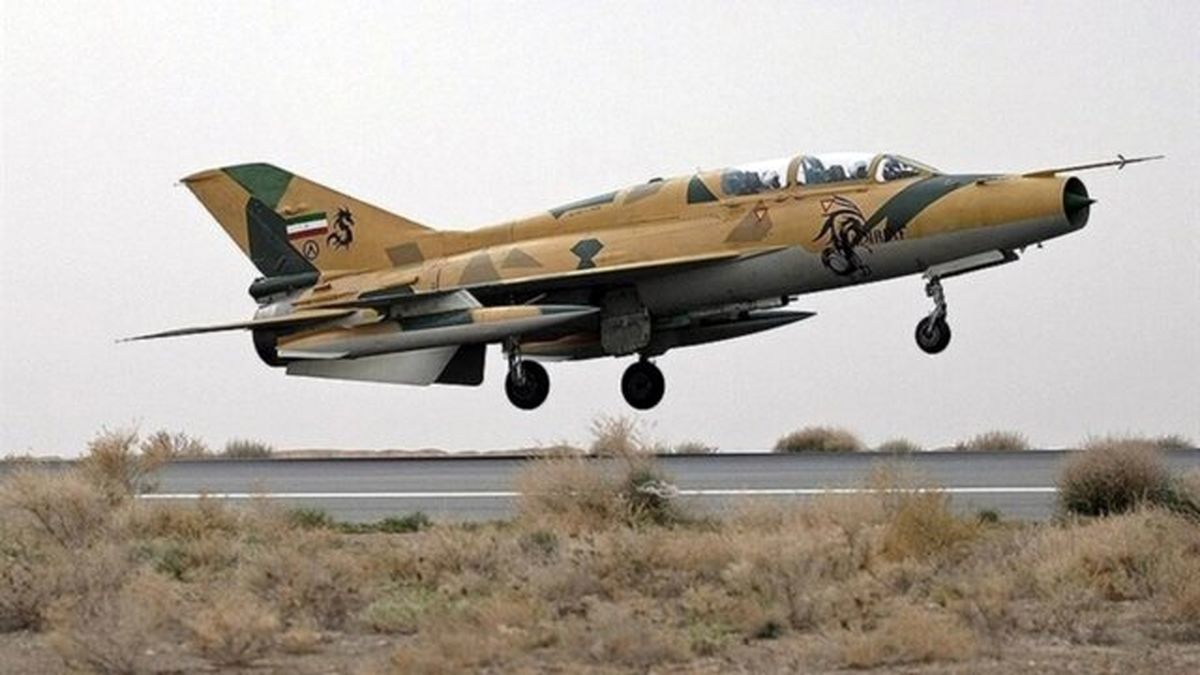 تصاویر خلبانان شهید در حادثه سقوط یک جنگنده ارتش در اصفهان
