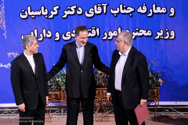 مراسم تودیع و معارفه وزرای اقتصاد سابق و جدید