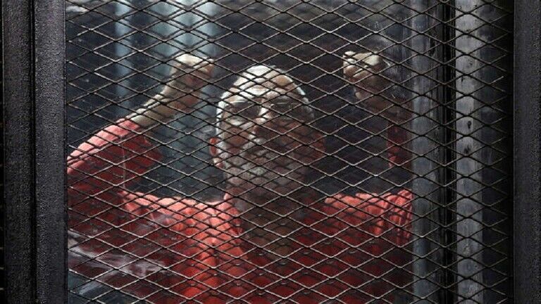 رهبر اخوان المسلمین به حبس ابد محکوم گشت