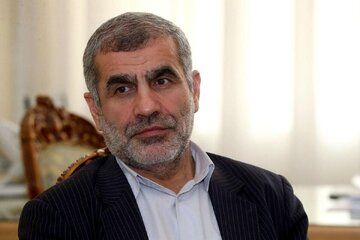 آقای نایب رئیس مجلس! به چه چیزی می نازید؟/ مردم کاسه چه کنم چه کنم در دست دارند، شما نگران حقوقت هستی؟