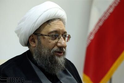آیت الله آملی لاریجانی به منزل شهید رئیسی رفت/ تشییع گسترده نصیب هر کس نمی شود