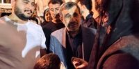 سلفی های مردم با احمدی نژاد در مراسم شام غریبان +تصاویر