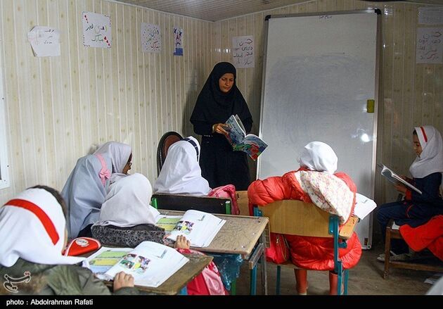 مدارس چادری و کانکسی در منطقه زلزله زده سرپل ذهاب