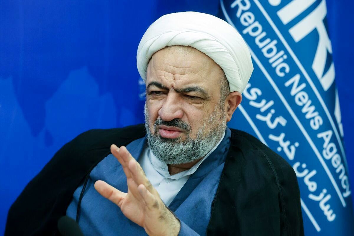حمید رسایی دقایقی بعد از سخنرانی رهبری مسئله مشابهت‌سازی با بنی‌صدر را تکرار کرد +عکس