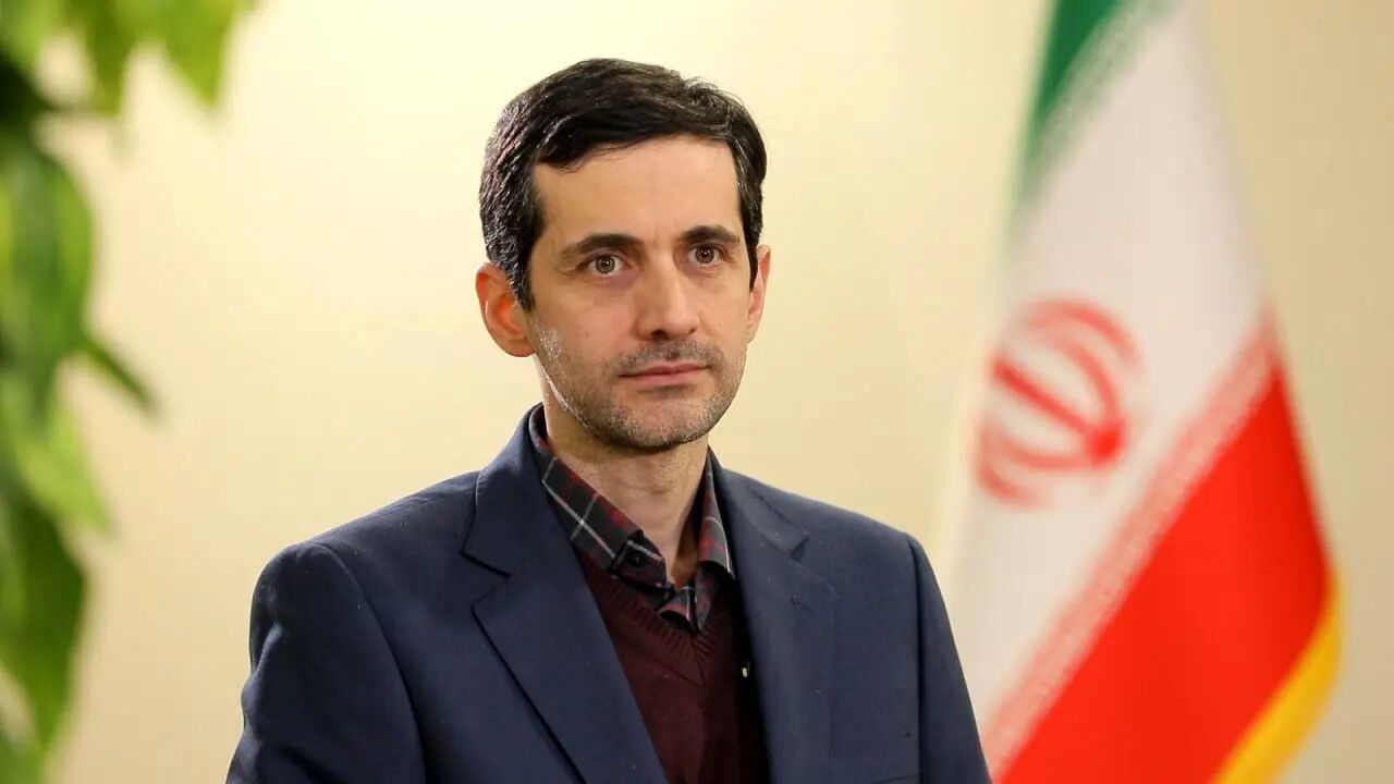 یوسف پزشکیان: رئیس جمهوری متن نامه ارسال لایحه فضای مجازی را بدون بررسی امضا کرد.