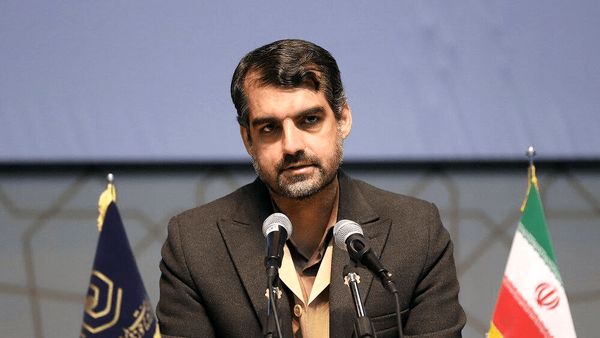 حمایت نماینده تندرو از حمله قالیباف به روحانی و ظریف/ دفاع از منافع ملی بود