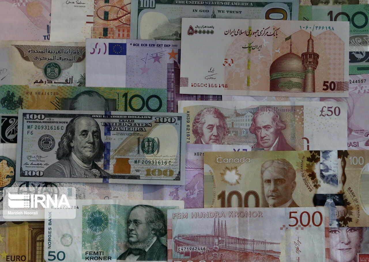 کاهش نرخ رسمی ۱۸ ارز در 26 مهر
