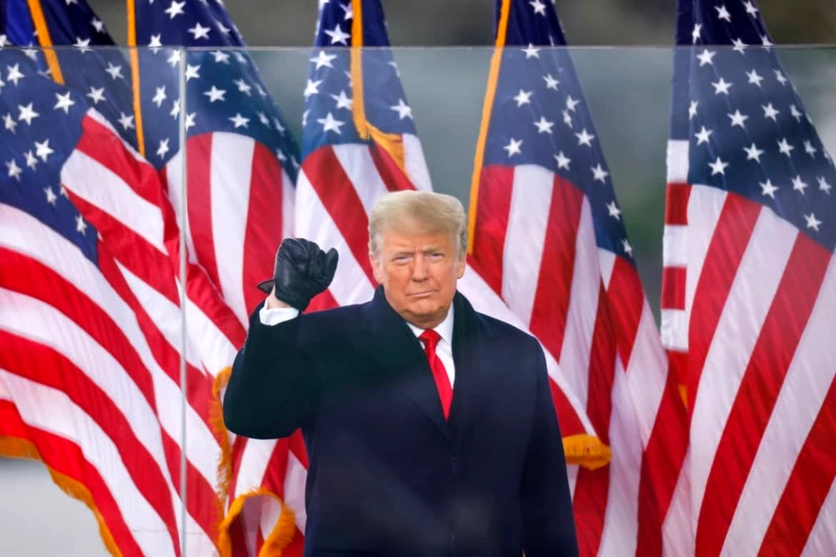 دستور ترامپ برای نیمه افراشته شدن پرچم آمریکا
