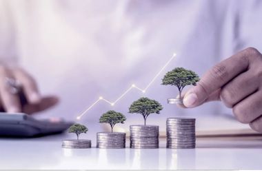 امن‌ترین استراتژیِ سرمایه‌گذاری برای پوشش ریسک جنگ | ناظمی: برای سرمایه گذاران خرد طلا پناهگاه امن است اما...