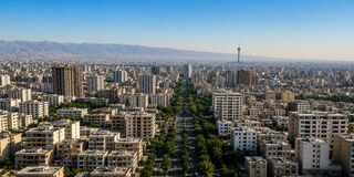مسکن تهران روی مدار جنگ | قیمت هر متر مسکن در ۱۵ ماه دو برابر شد | کدام مناطق بیشترین رشد قیمت را داشتند؟+جدول