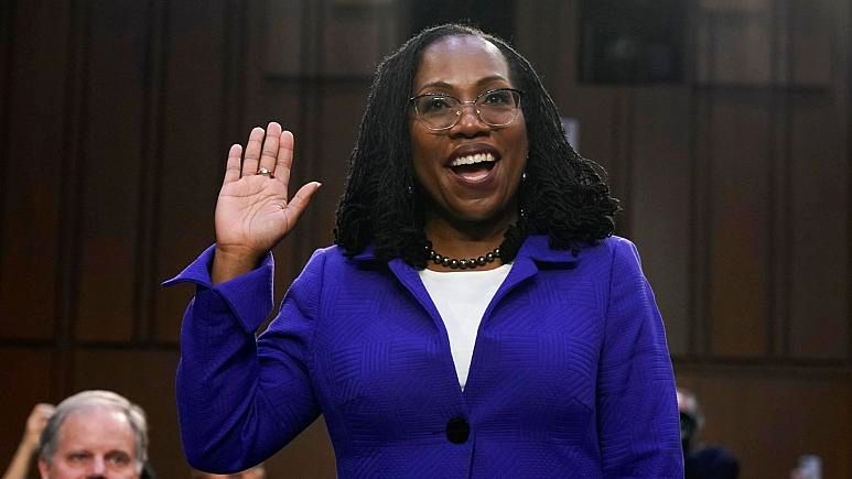  یک زن سیاه‌پوست قاضی دیوان عالی آمریکا شد