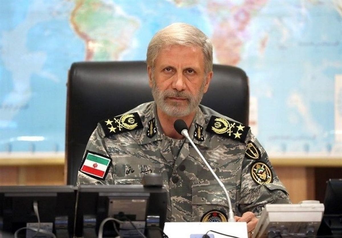 خط و نشان فرمانده کل ارتش: برای تنبیه هر متجاوز با پاسخی پشیمان کننده‌ آماده‌ایم