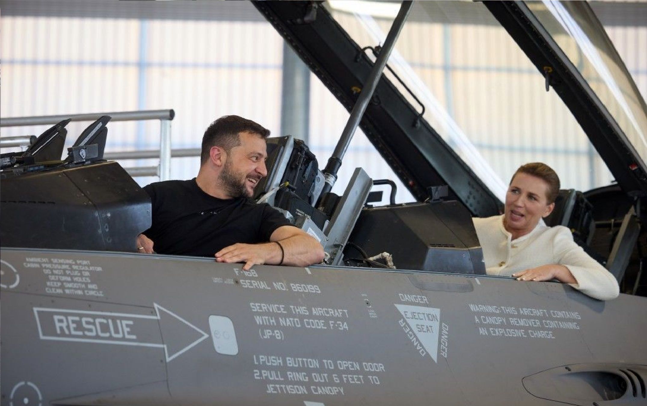 تحویل اولین جنگنده اف -16 دانمارک به اوکراین