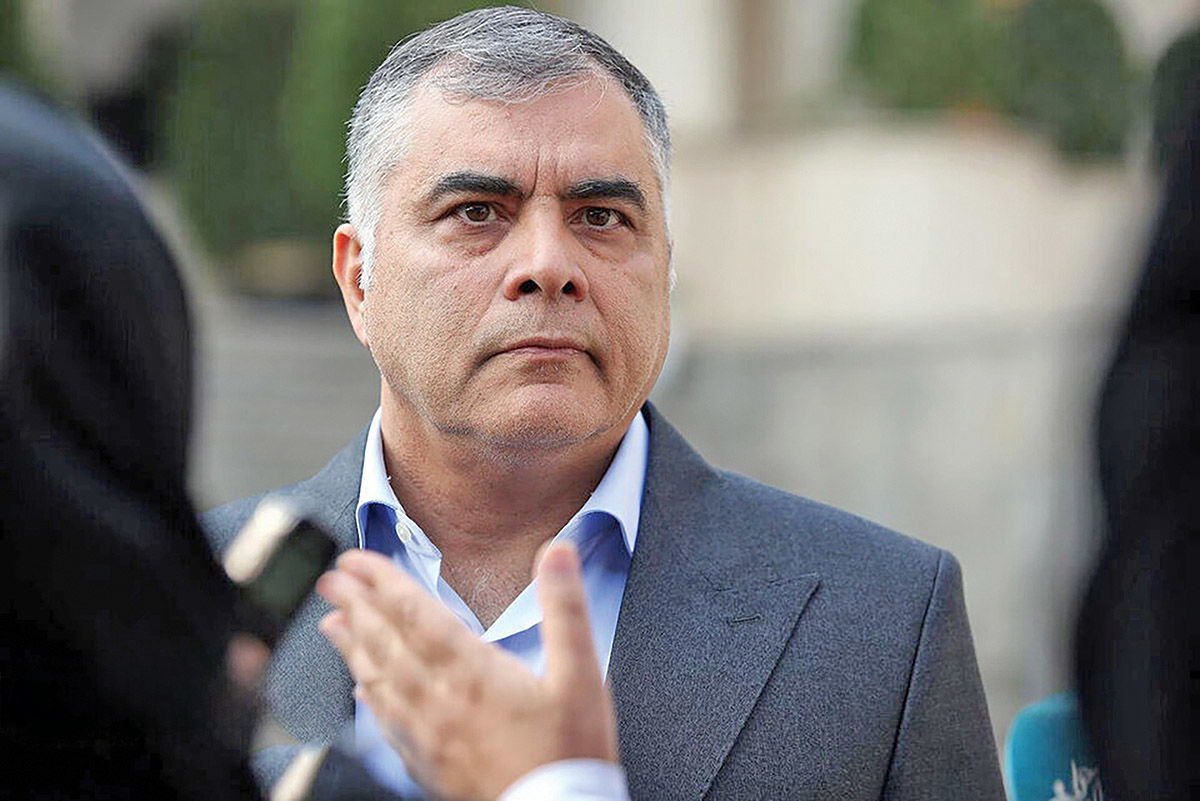 شمارش معکوس برای اجرای طرح جدید بنزینی دولت/ وزیر نفت: صدور کارت سوخت بدون نگرانی ادامه دارد
