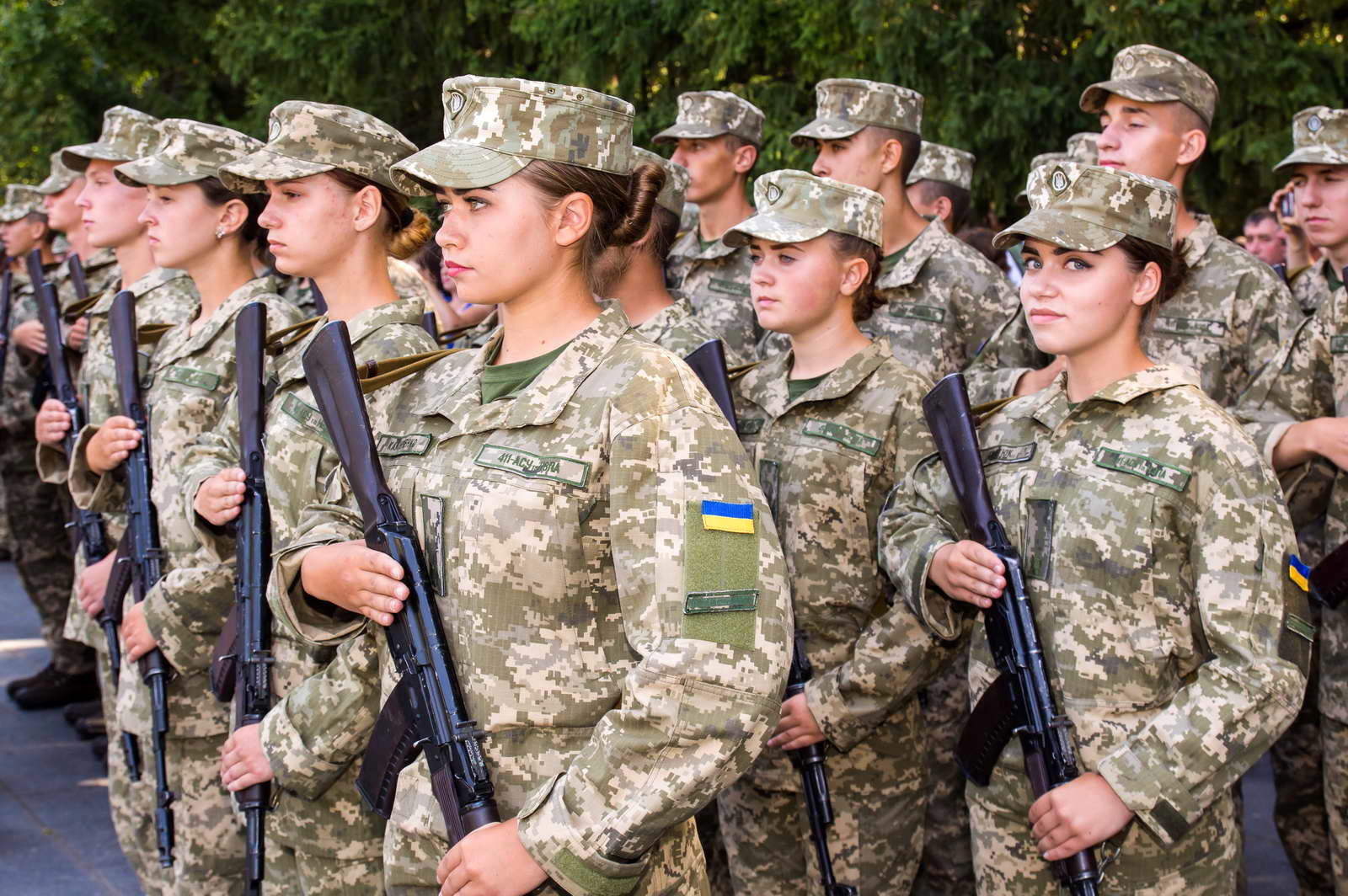 آماده‌باش زنان اوکراین برای سربازی