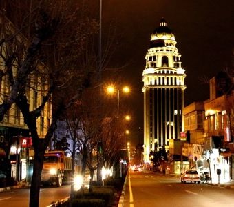 شب‌های تهران در میانه ترس از جنگ و بی‌پولی | تعطیل کنیم، برویم خانه بیشتر می‌صرفد | تغییر رفتار فروشنده و مشتری موقتی است یا عادت می‌شود؟