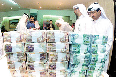بازتاب محاصره اقتصادی اعراب / ارزش ریال قطر در قعر 30 ساله