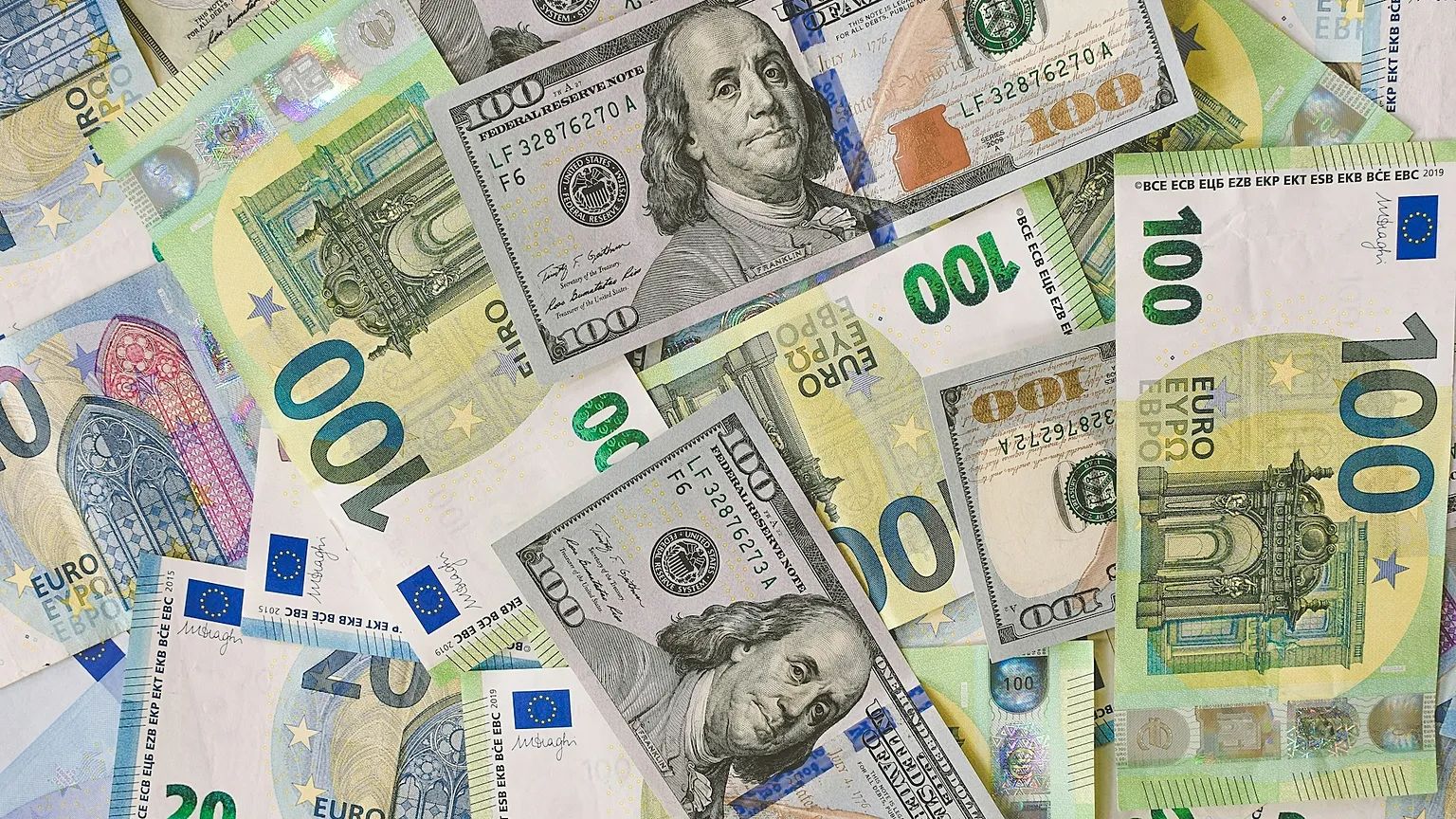 قیمت دلار و یورو در صرافی ملی امروز دوشنبه ۳۱ شهریور۱۴۰۴/ کاهش قیمت