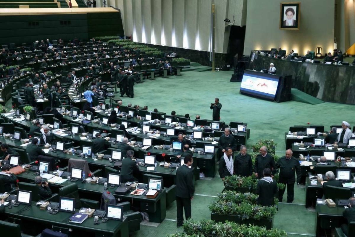 چه کسانی پشت پرده استیضاح وزرای دولت هستند؟ | قالیباف بر سر دوراهی قرار گرفت