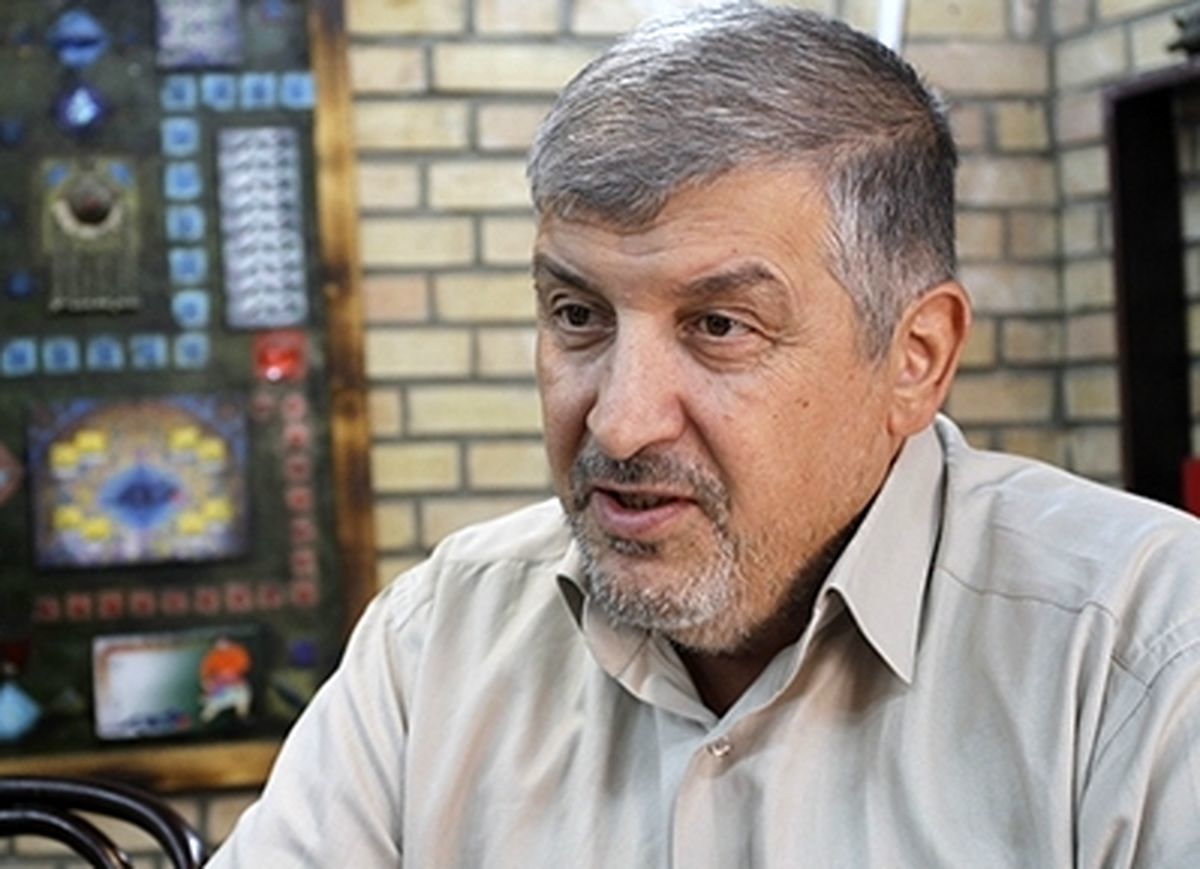 حقیقت پور: تندروها چهارتا دعوا راه می‌اندازند که بگویند ما هم هستیم/ به حال بی‌حجاب‌های حاضر در مراسم تشییع سرداران شهید غبطه خوردم