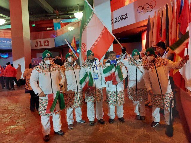 رژه کاروان ایران در افتتاحیه المپیک زمستانی ۲۰۲۲ پکن+فیلم