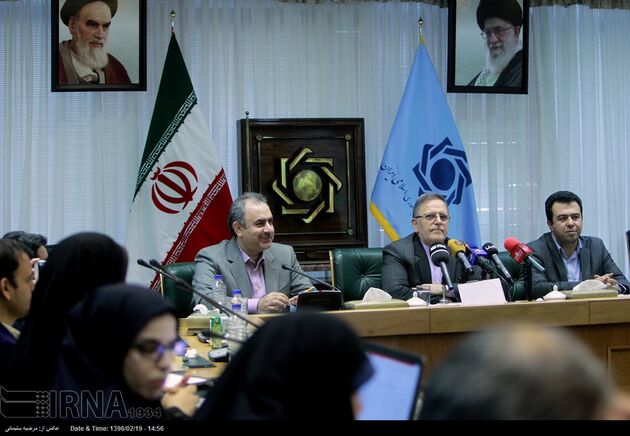 نشست مطبوعاتی رئیس کل بانک مرکزی