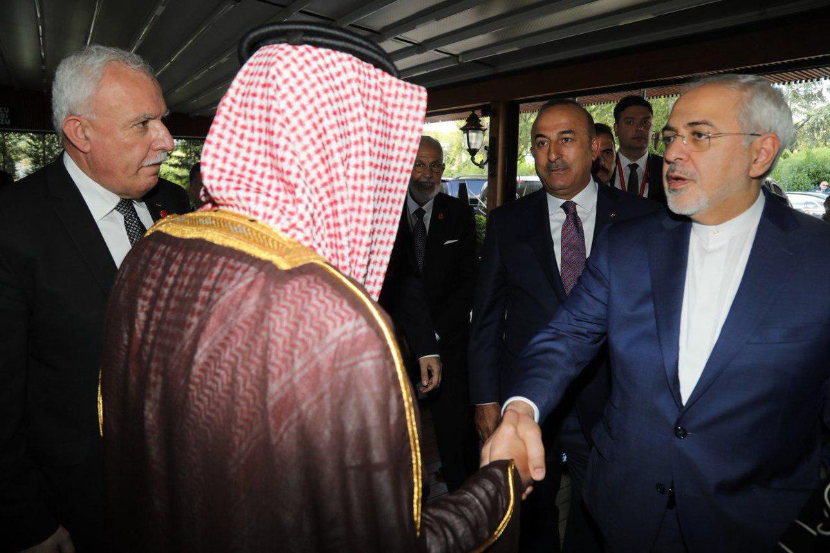 خوش و بش ظریف با وزیر خارجه سعودی + عکس