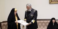 اعطای درجه سپهبدی شهید باقری به خانواده ایشان توسط سرلشکر موسوی