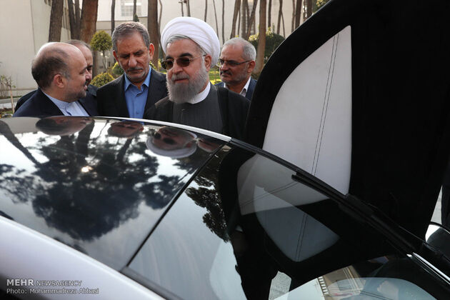 بازدید رییس جمهور از خودرو های برقی ساخت داخل