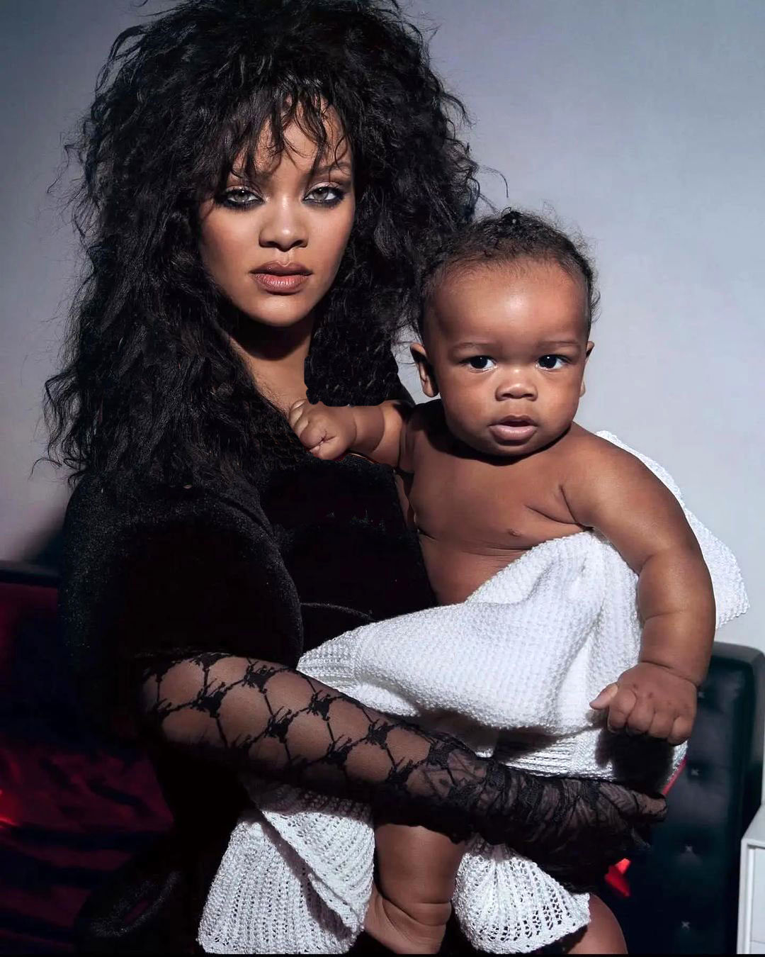 ریانا خواننده مشهور از چهره فرزندش رونمایی کرد+ عکس