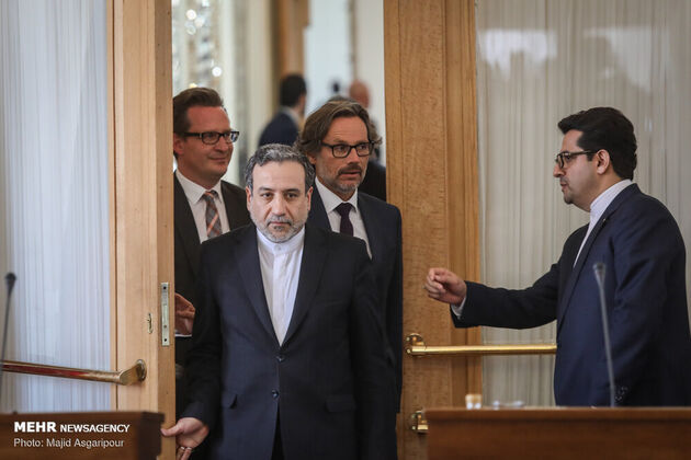 ظریف و هایکو ماس