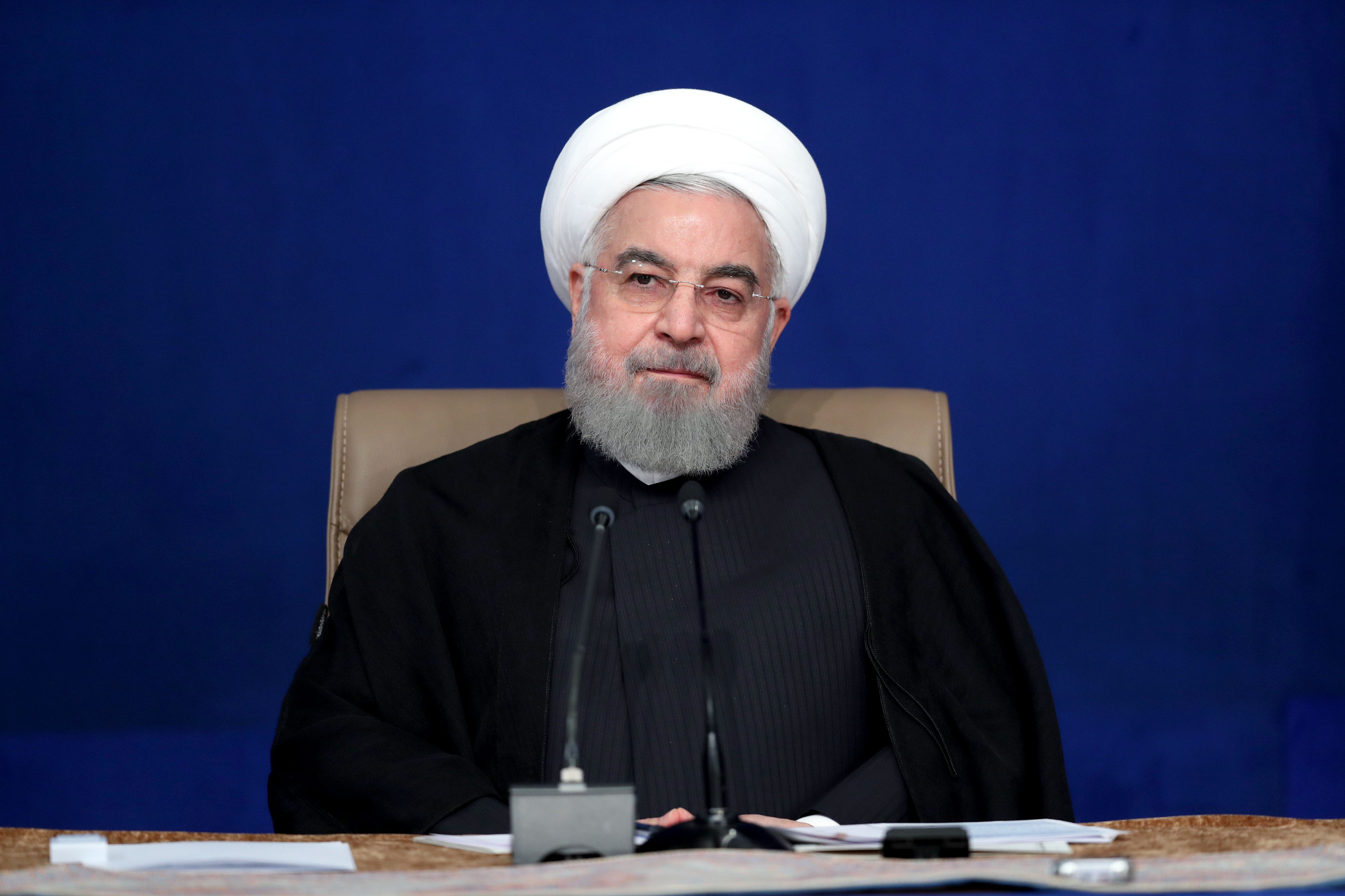 روحانی: مقاومت مردم در سال ۹۷ نبود، دشمن قطعنامه‌ها را برمی‌گرداند/ ۹۰۰ هزار میلیارد درامد ما کم شده است