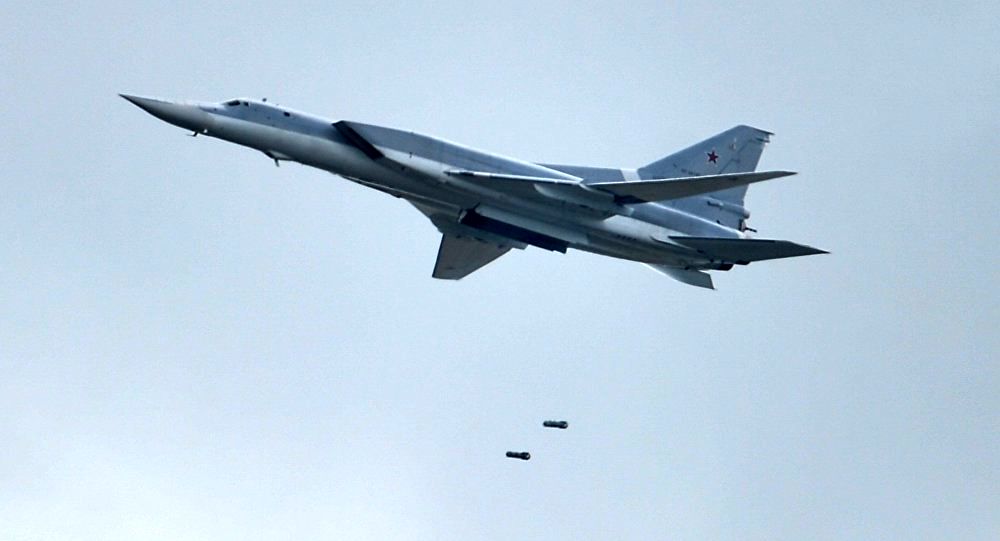ضربه کاری روسیه به داعش با بمب افکن های دور پرواز + عکس
