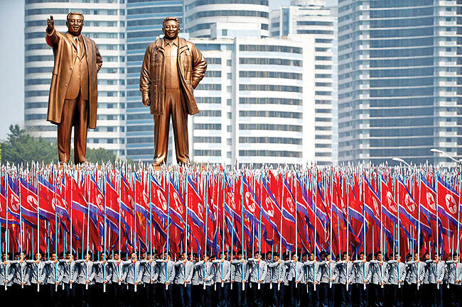 رژه نظامی کره شمالی بدون موشک‌های بالستیک