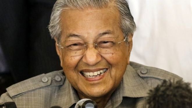 نخست وزیر مالزی درخواست استعفا کرد