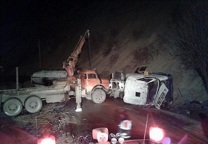 تانکر بنزین در محور اراک–قم واژگون شد + جزئیات از زبان رئیس پلیس راه استان مرکزی 