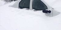 برف بی سابقه در خلخال/ ماشینی که زیر برف مدفون شد+عکس