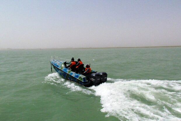 ۳ فروند قایق در بوشهر متوقف شدند