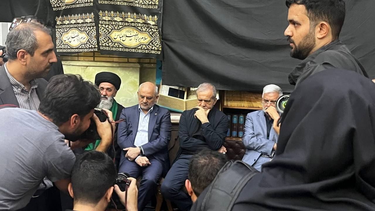 اولین عکس از حضور پزشکیان در مراسم بزرگداشت شهدای اقتدار ارتش 2