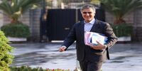 فرزین: تعداد بانک های ناتراز کاهش یافت | تمام سپرده های بانک آینده و کارمندان آن به بانک ملی منتقل می شوند