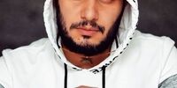 مه لقا باقری، جواد عزتی را در آغوش گرفت + فیلم 