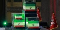عکسی از فرزندان آیت‌الله سیستانی، در حرم امام علی(ع) برای شرکت در مراسم تشییع رهبر شهید 