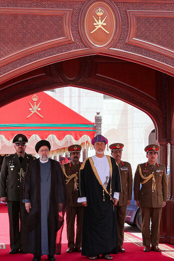 تصاویر مراسم استقبال رسمی سلطان عمان از ابراهیم رئیسی