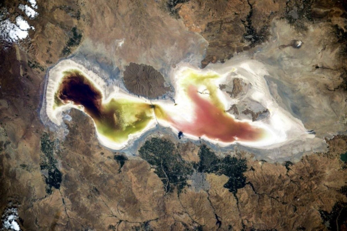 تصاویر هولناک از مرگ دریاچه ارومیه+فیلم
