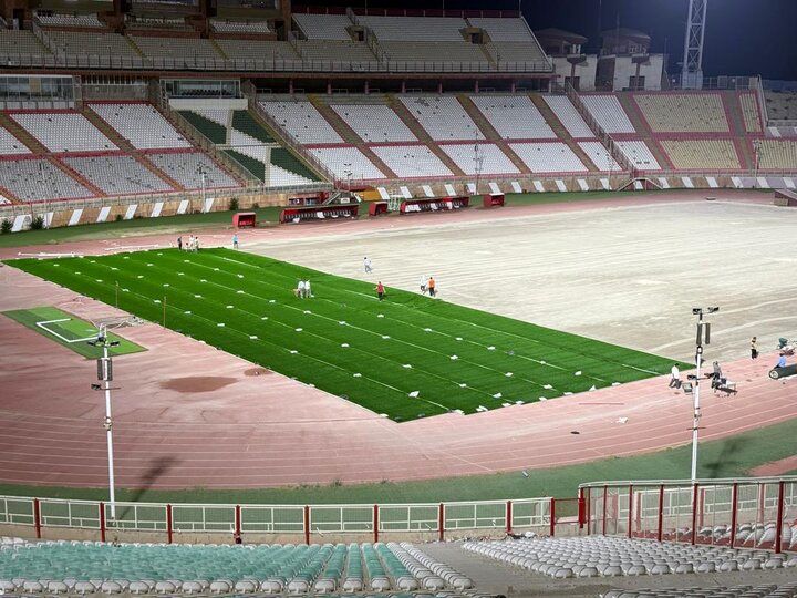 همه مشکلات فوتبال، معطل چمن هیبریدی بود؟/ وضعیت طوری است که فقط امیدواریم تحویل زودهنگام به ماست‌مالی خرابی‌ها و نواقص نکشد