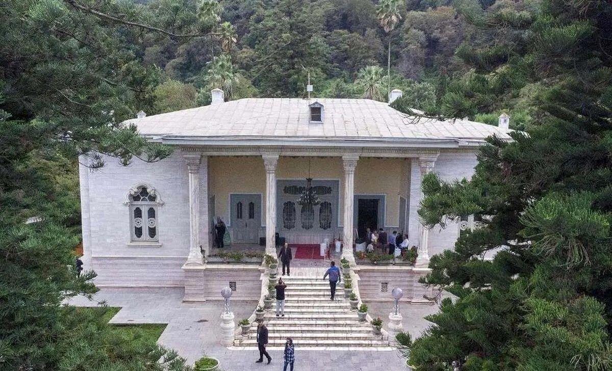 درگیری در کاخ مرمر رامسر بر سر حجاب/ فرماندار عذرخواهی کرد ؛ با مامور خاطی برخورد شد