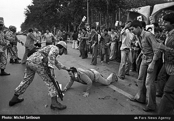 روزهای انقلاب از نگاه دوربین عکاس فرانسوی